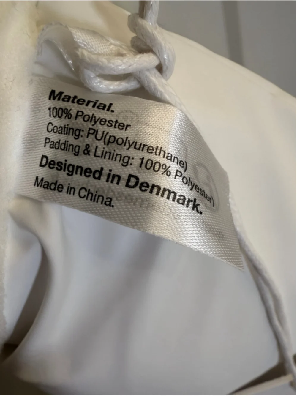NWT RAINS Harbin Puffer Scarf Powder White Waterproof Quilted Winter Scarf $140